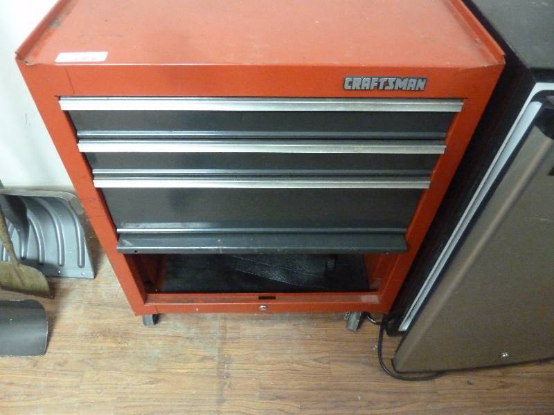 lot 395 image: Craftsman Rolling Tool Box