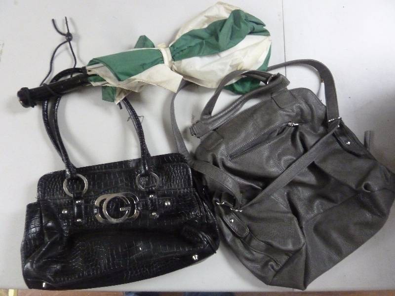 lot 397 image: Purse Lot
