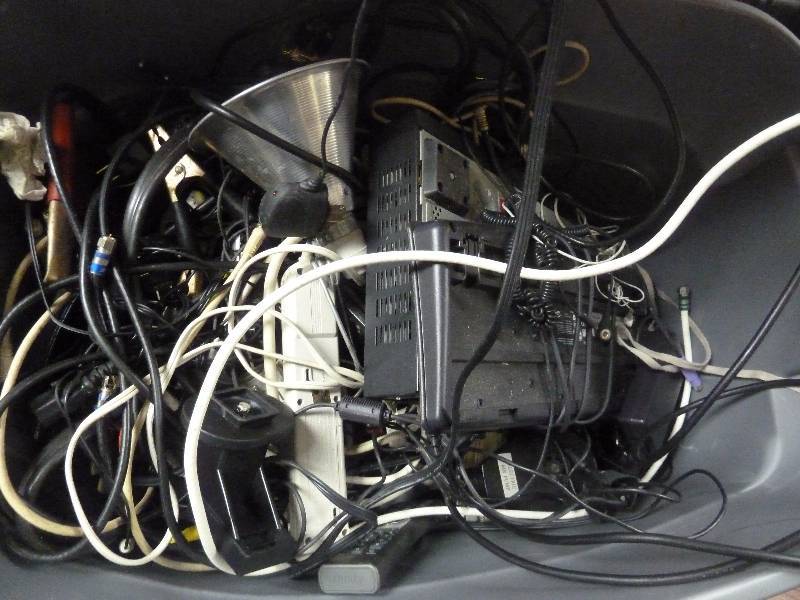 lot 404 image: Very Large Tub of Cords and More