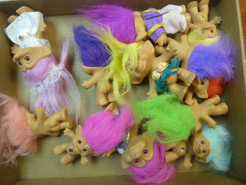 lot 316 image: Troll Dolls