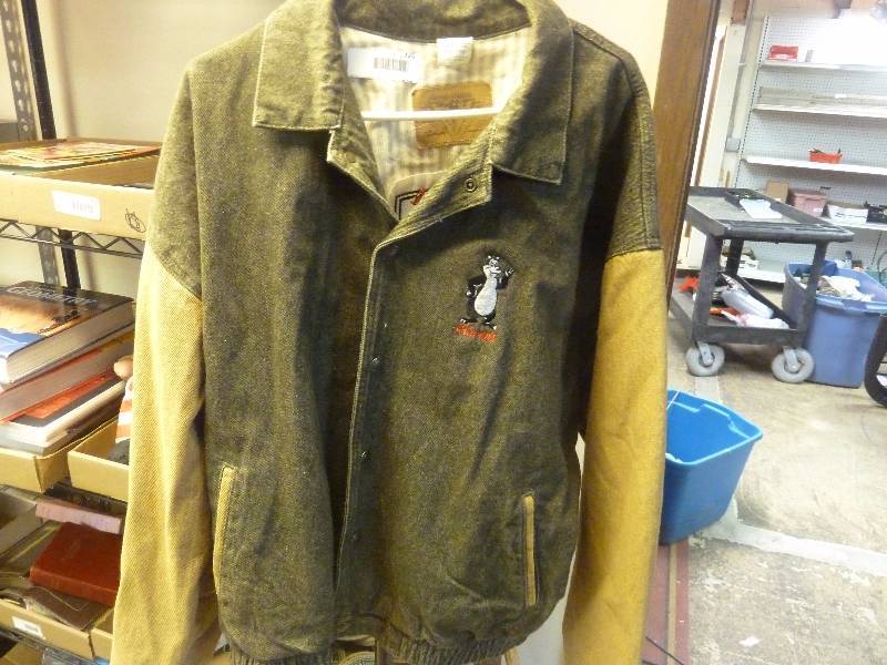 lot 326 image: Hamms Beer Jacket