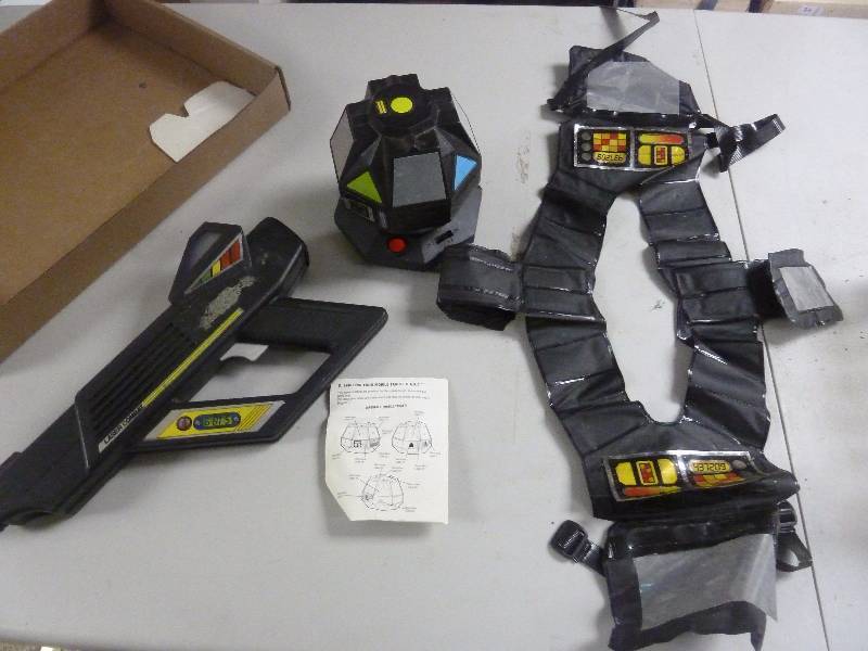 lot 329 image: Vintage Toy
