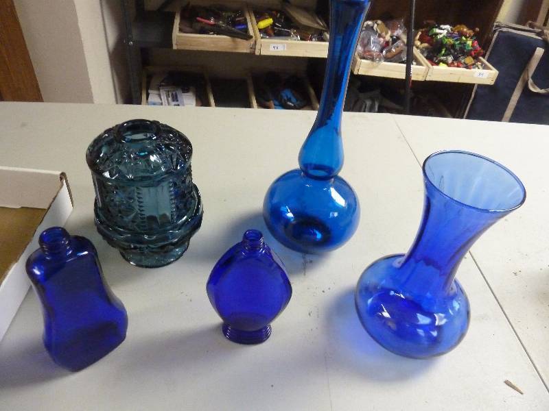 lot 337 image: Colored Glass Lot