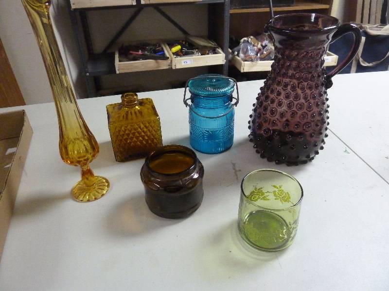 lot 338 image: Colored Glass Lot