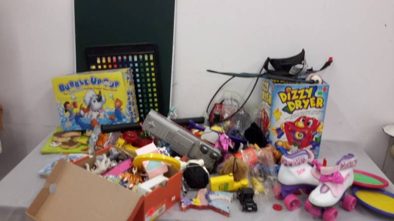 lot 32 image: Huge lot of toys