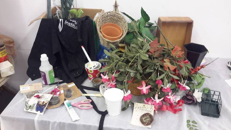 lot 37 image: Flower arrangement supplies and more