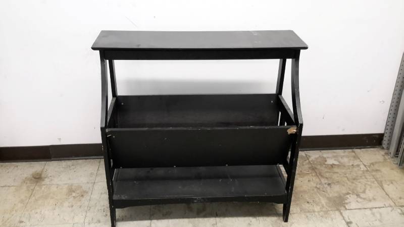 lot 43 image: Shelf