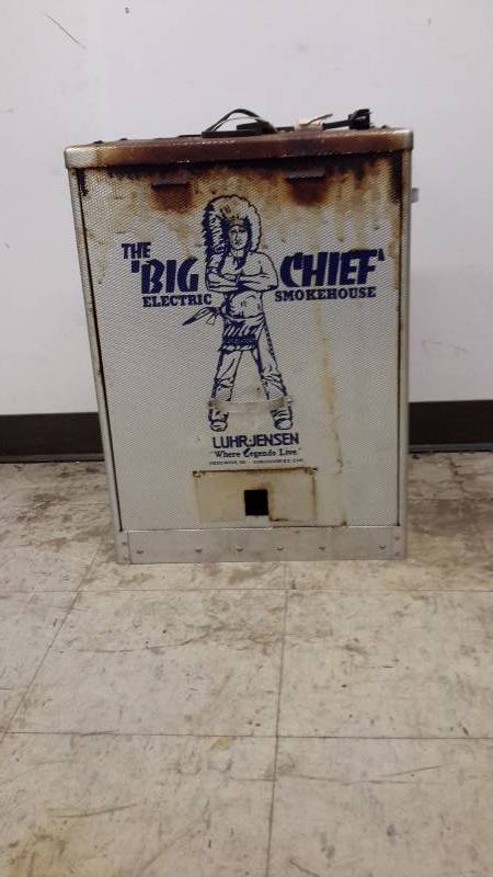 lot 48 image: Big Chief electric smoker