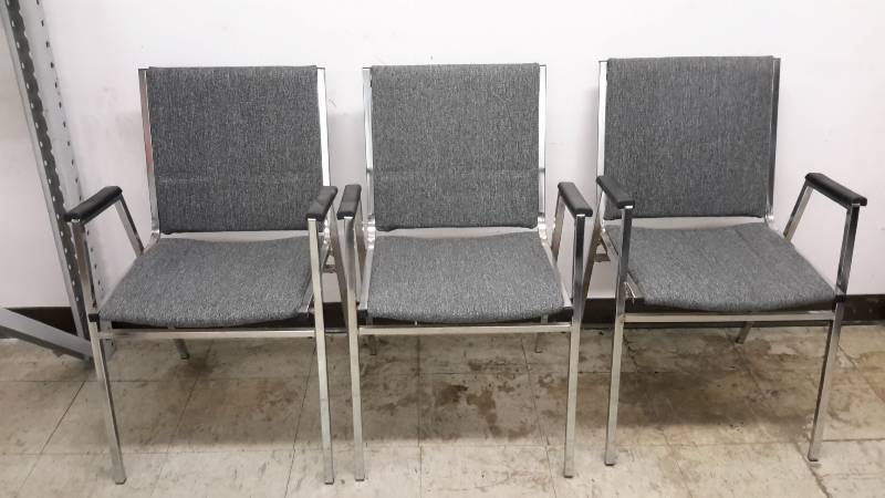 lot 49 image: 3 stacker chairs