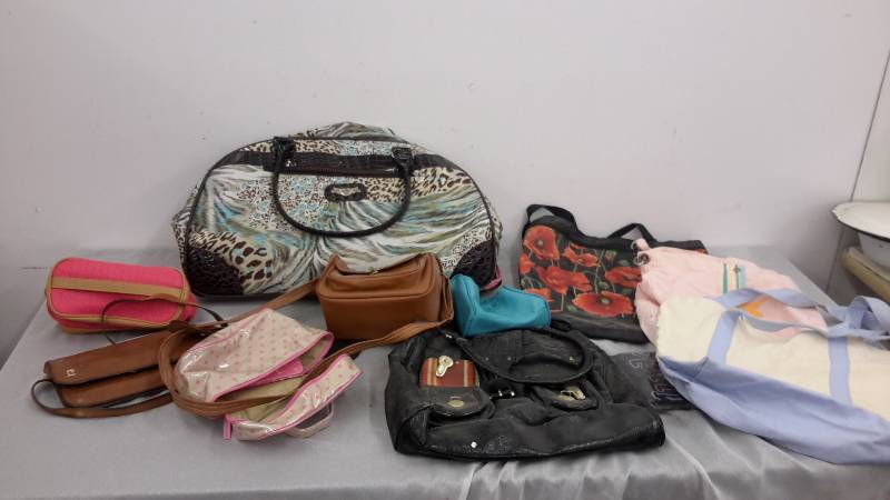 lot 65 image: Purses and bags