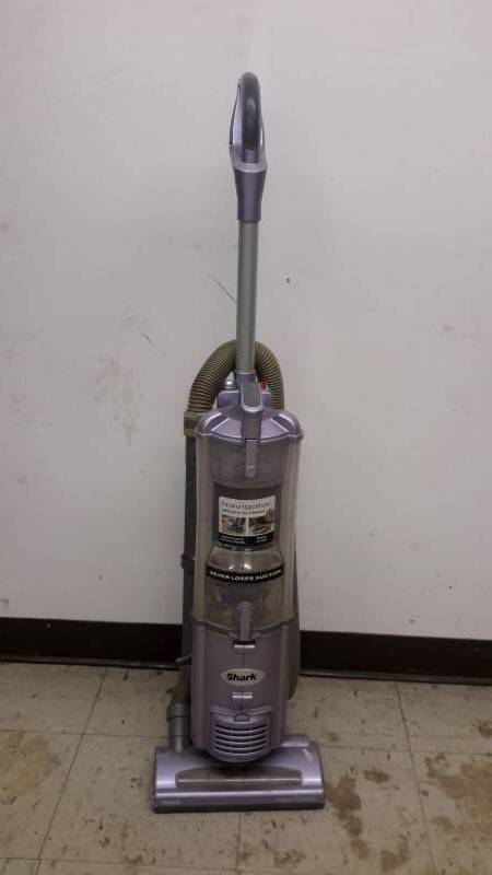 lot 87 image: Shark vacuum