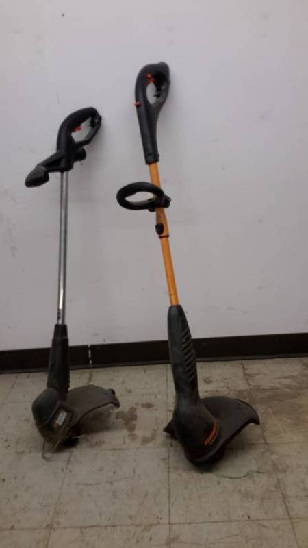 lot 88 image: Electric trimmer edgers