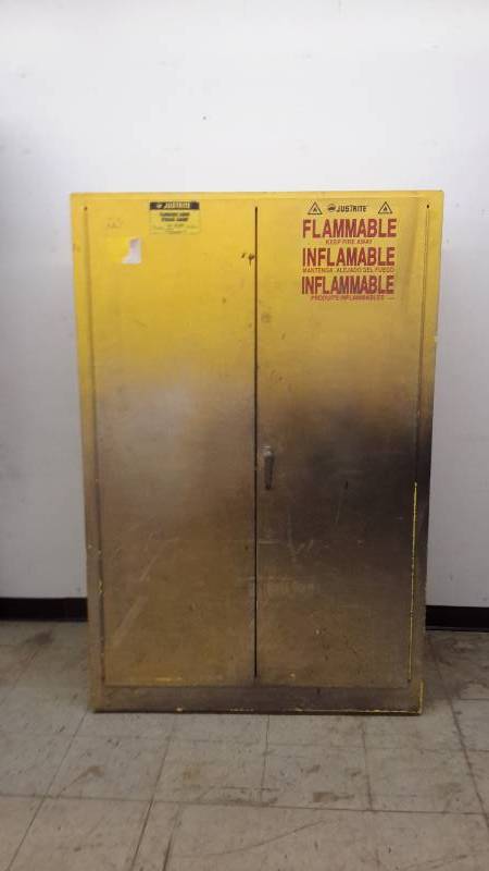 lot 92 image: Flammable liquids cabinet
