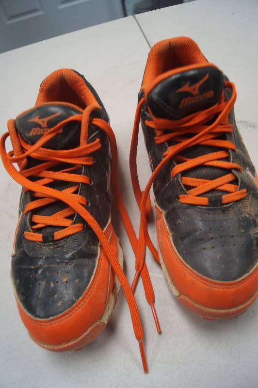 Deluxe Baseball Cleats
