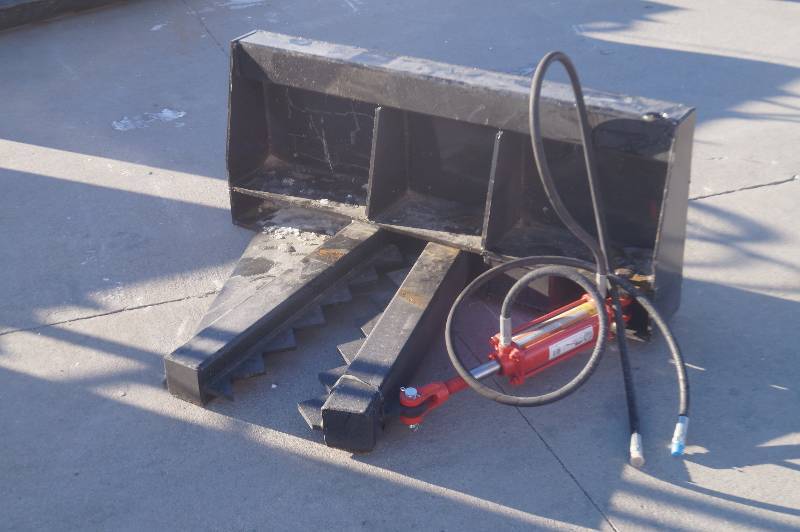 Skid Steer TreePost Puller