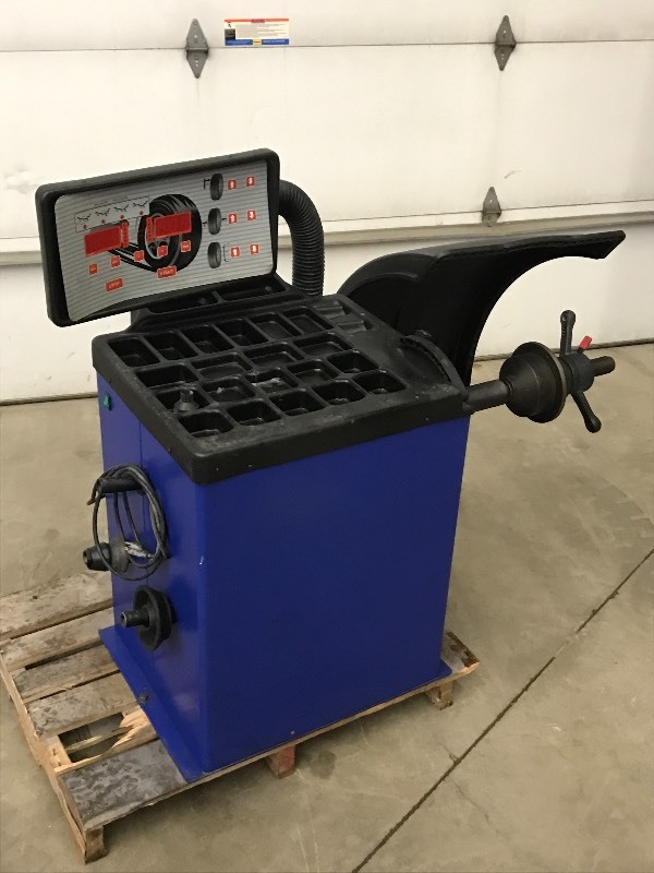 lot 3 image: Model 680 Tire Balancer, 110Volt ...
