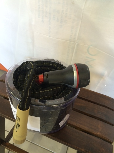 lot 79 image: Pocket Hose Expandable Garden Hose W Spray Handle