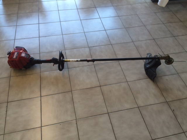 lot 22 image: Craftsman Weed Trimmer 30cc