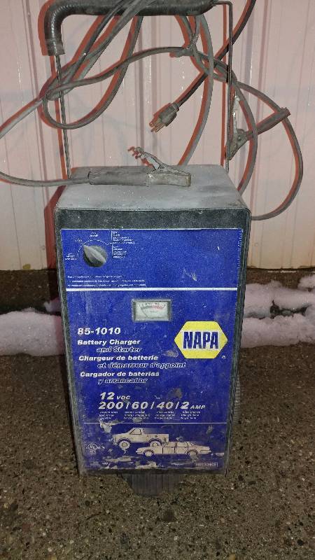 lot 5 image: NAPA Battery ChargerStarter