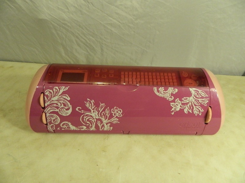 lot 5 image: Cricut Expressions Cutting Machine