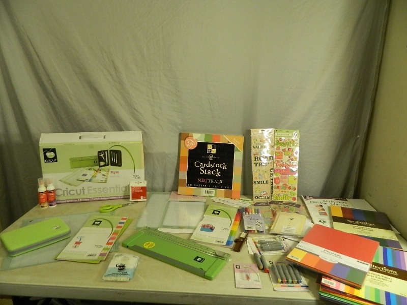 lot 7 image: Cricut Materials