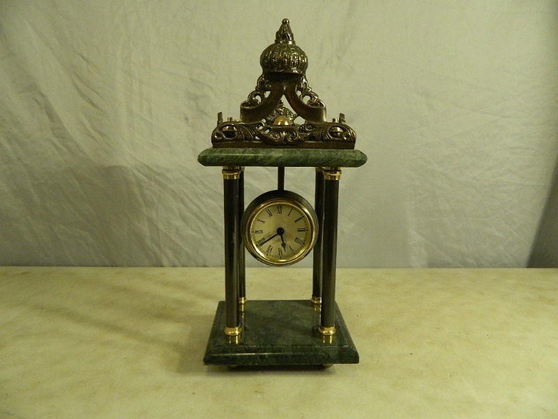 lot 10 image: Clock