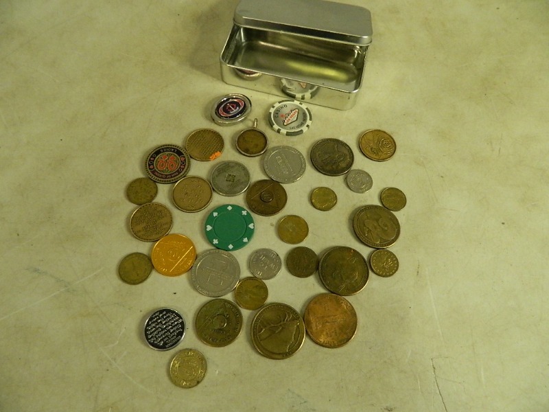 lot 25 image: Tokens and Chips