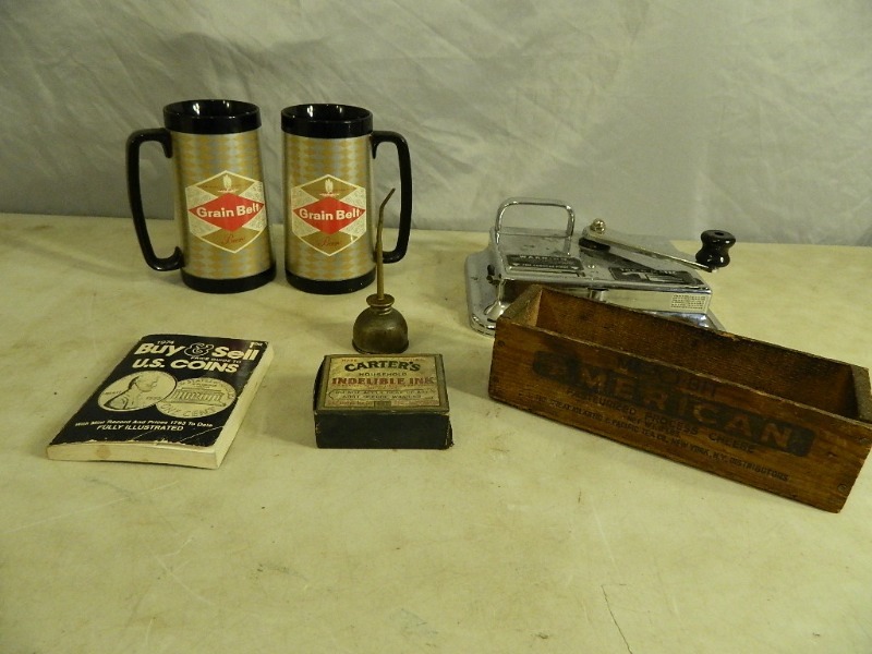 lot 26 image: Collectibles