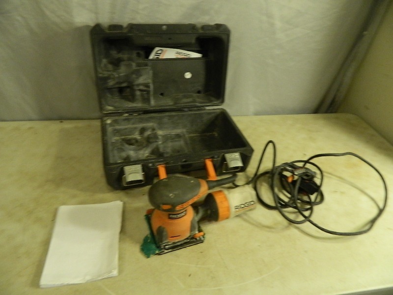 lot 86 image: Rigid Sander with Case