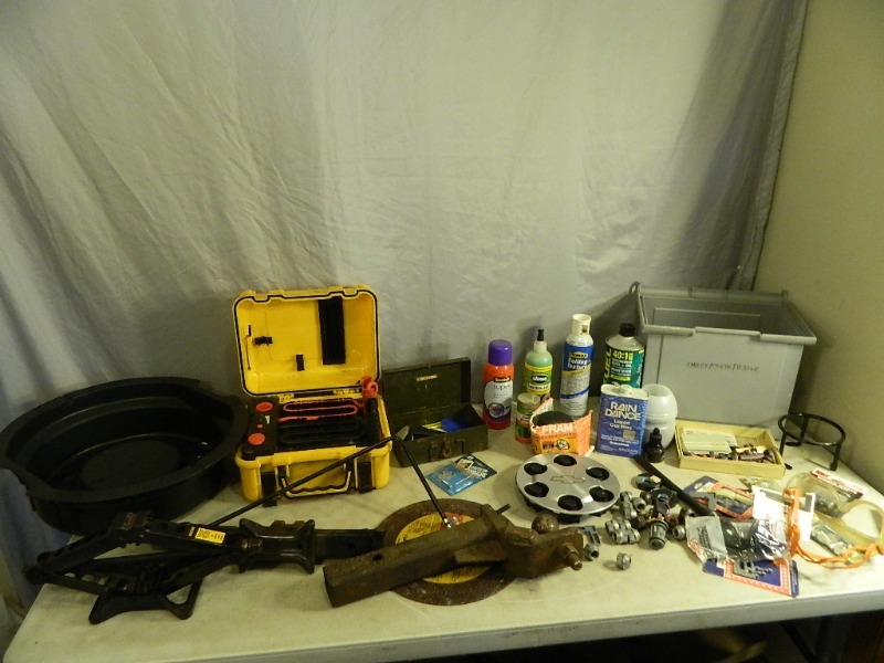 lot 105 image: Tools and Shop Supplies