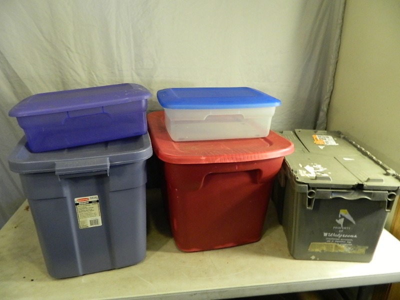 lot 113 image: Assorted Totes