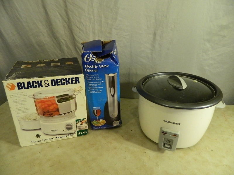 lot 136 image: Kitchen Appliances