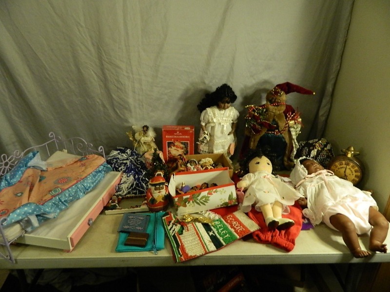 lot 146 image: Dolls and More