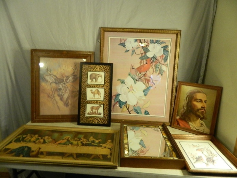 lot 162 image: Stained Glass Framed Mirror and Art