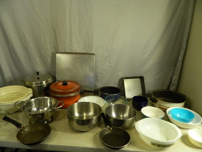 lot 164 image: Kitchen Items