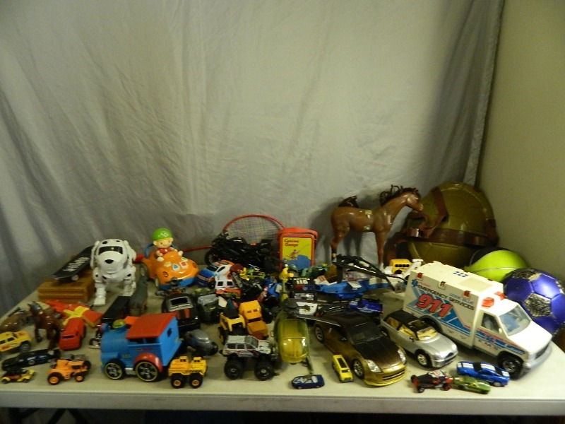 lot 171 image: Matchbox, Toys, and More