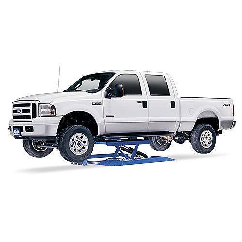 lot 2 image: 7800 lb Hydraulic Automotive Lift