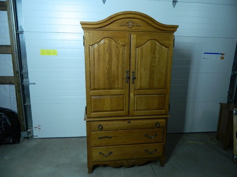 lot 117A image: Large Cabinet  Entertainment Cabinet