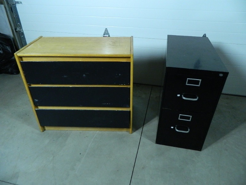 lot 117H image: Dresser and 2 Drawer File Cabinet