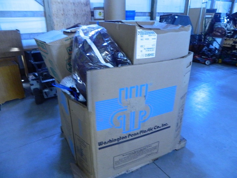 lot 2B image: Bulk Pallet of Clothing and Misc Linens