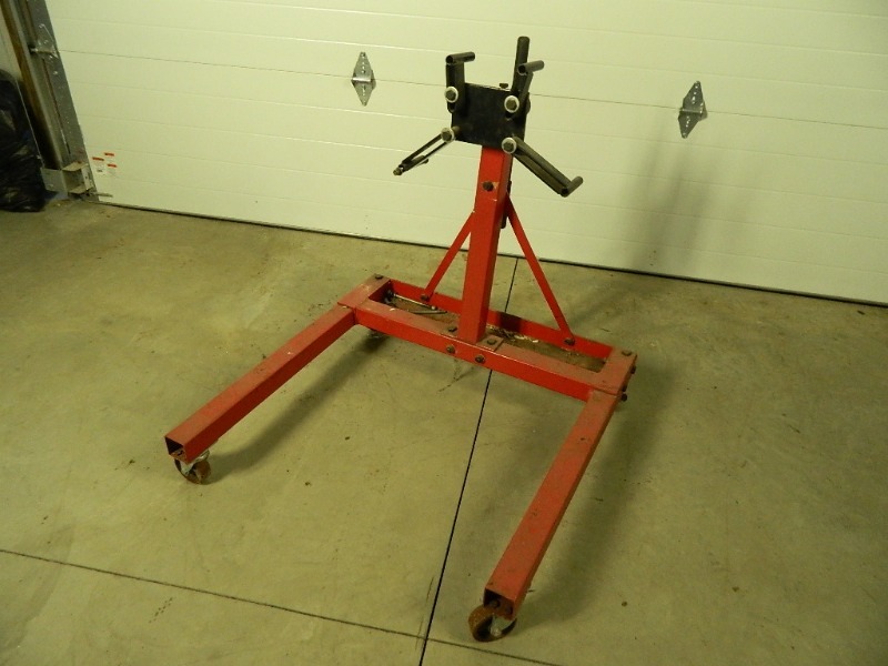 lot 2C image: Rolling Engine Stand