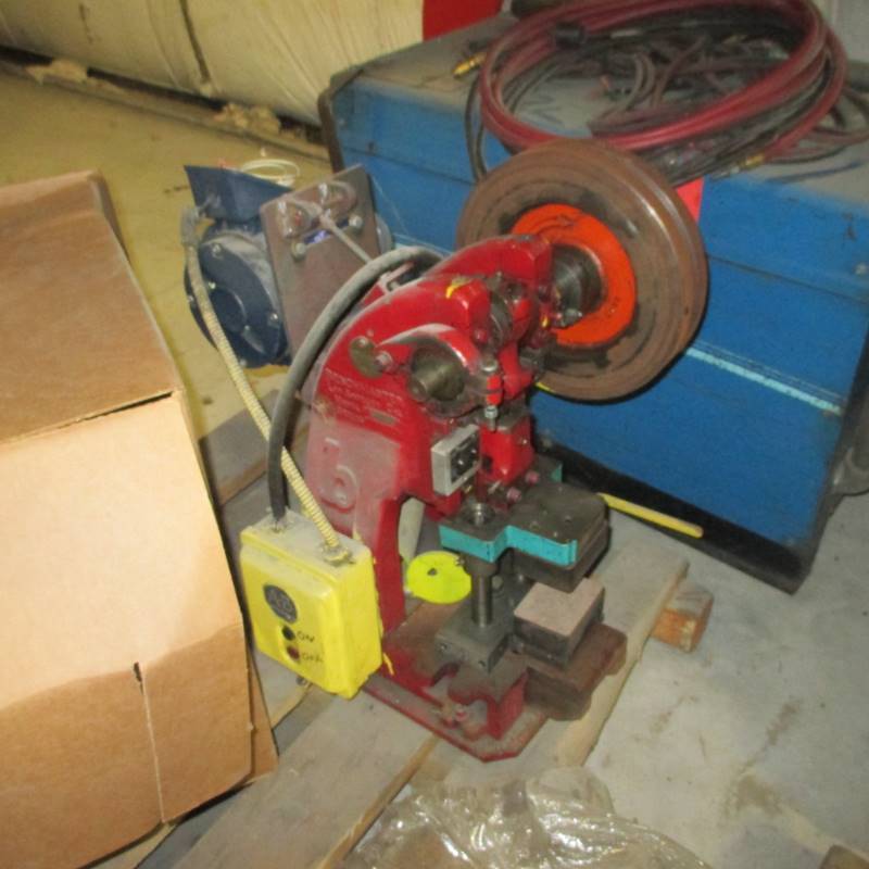 lot 9 image: Benchmaster Punch Press