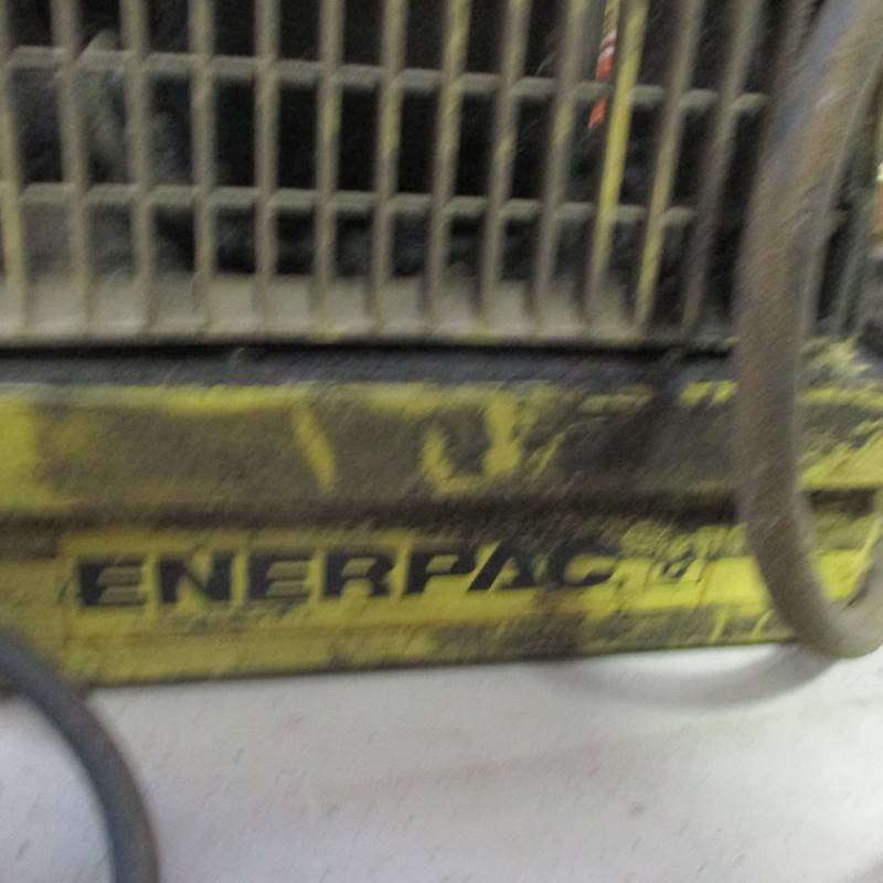 lot 16 image: Enerpac PER3042A Hydraulic Pump