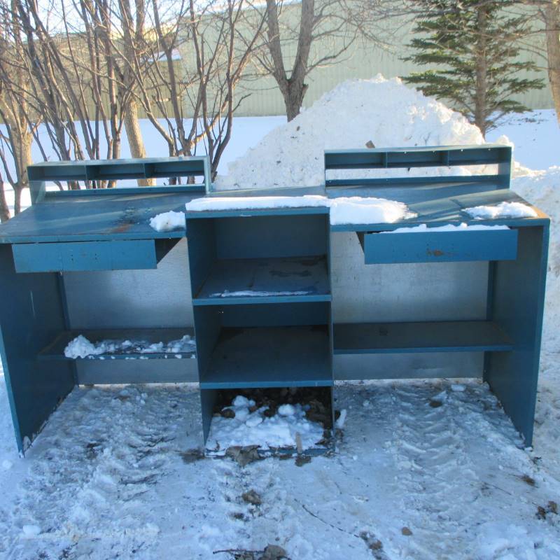 lot 29 image: Dual Station Shop Floor Desk