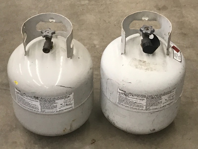 lot 28 image: (2) 20# LP Tanks  ...