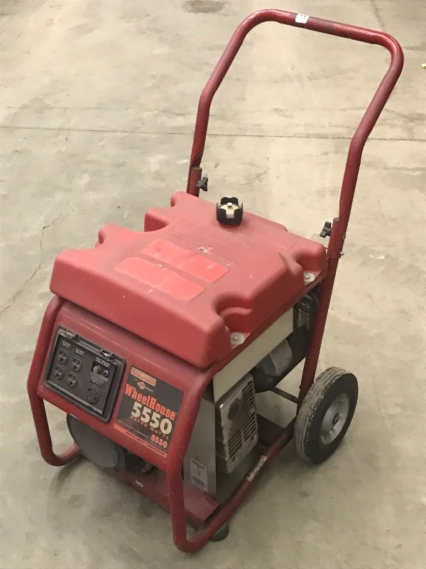 lot 32 image: Generac Wheel Horse 5500 Watt Gener...