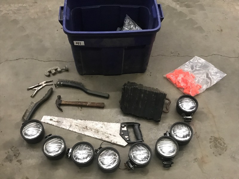 lot 41 image: Tote Of Assorted 12Volt Lights, Wh...