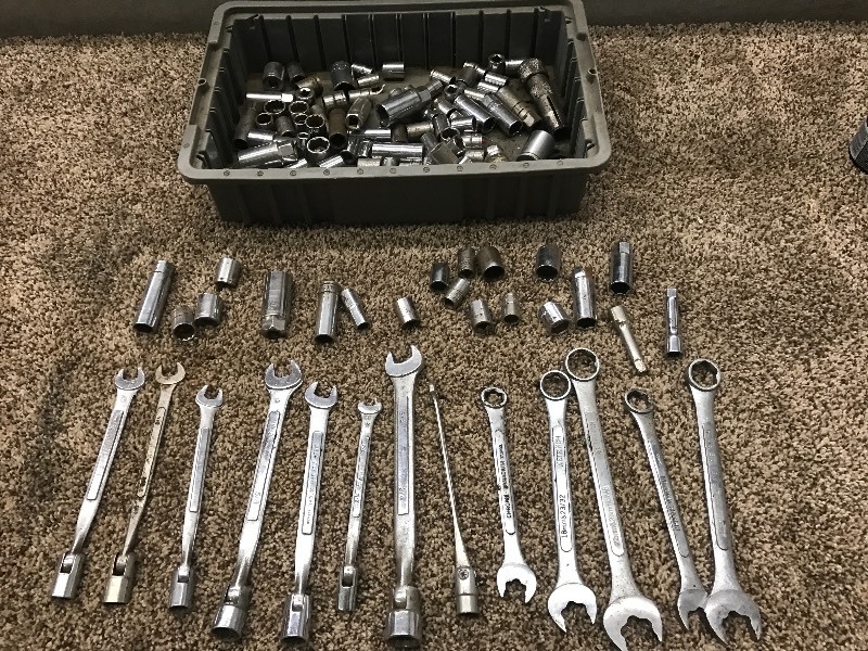 lot 73 image: Plastic Tray Full Of Assorted Wrenc...