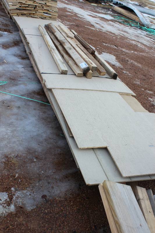 lot 1826 image: Lot of (14) 4x16ft. Siding Sheets