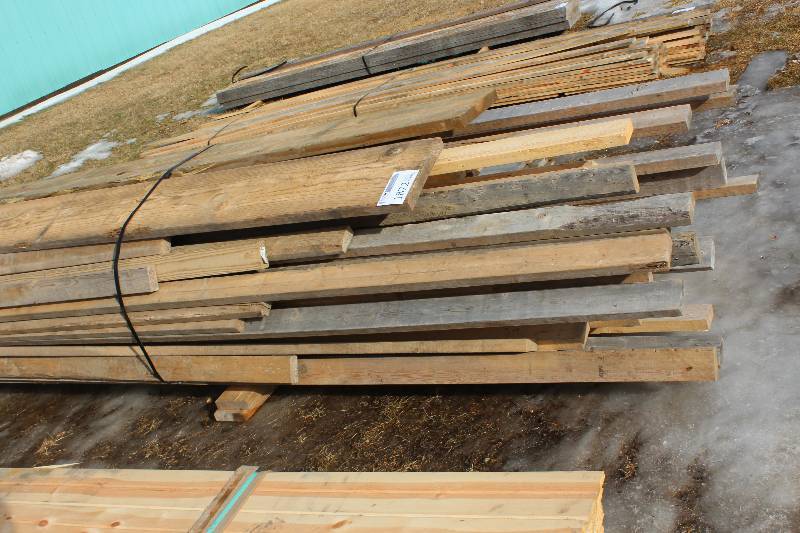 lot 1872 image: Lot of Various Size & Length Boards